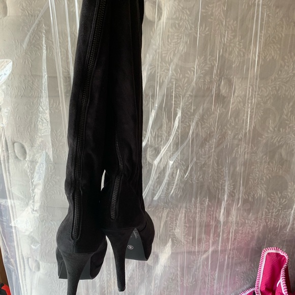 Kardashian Kollection Shoes - Knee high suede boots Kardashian Kollection Shoes - Knee high suede boots